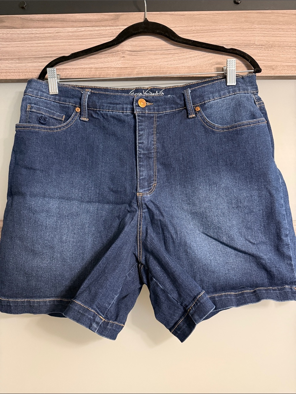 Gloria Vanderbilt Mid-Rise Blue Denim Shorts
